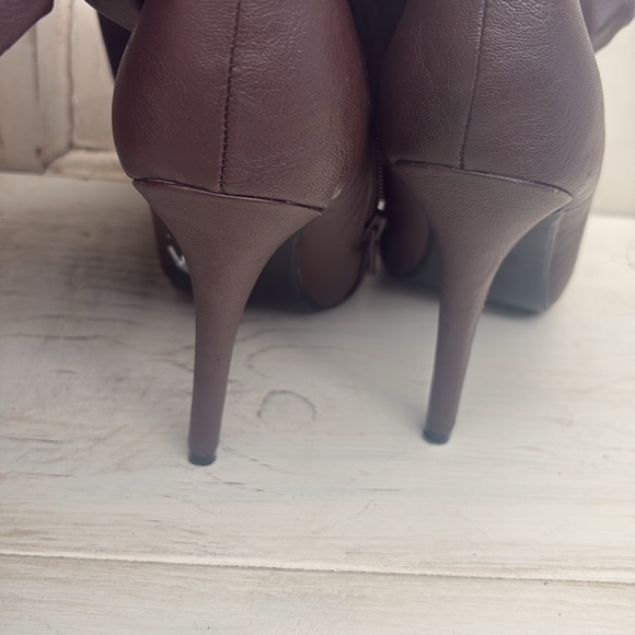 Stiletto Dress Boots - Picture 5 of 7